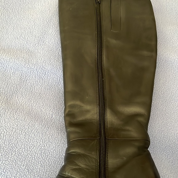 Black Leather Boots.  2” chunky heel. - Picture 4 of 4